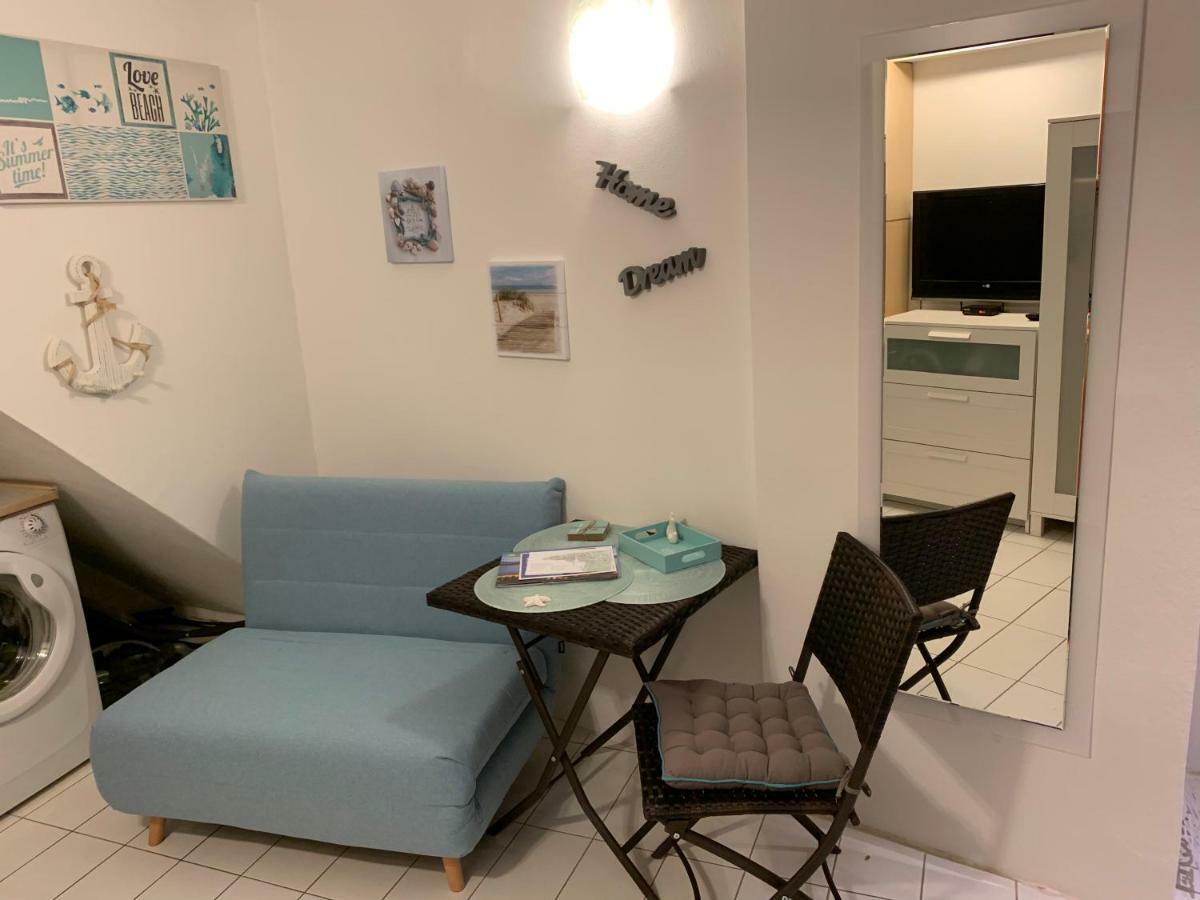 Devi-Piran Apartment Bagian luar foto