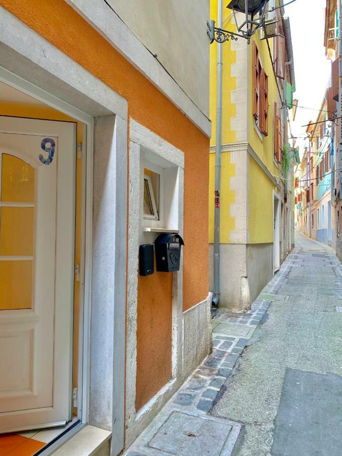 Devi-Piran Apartment Bagian luar foto